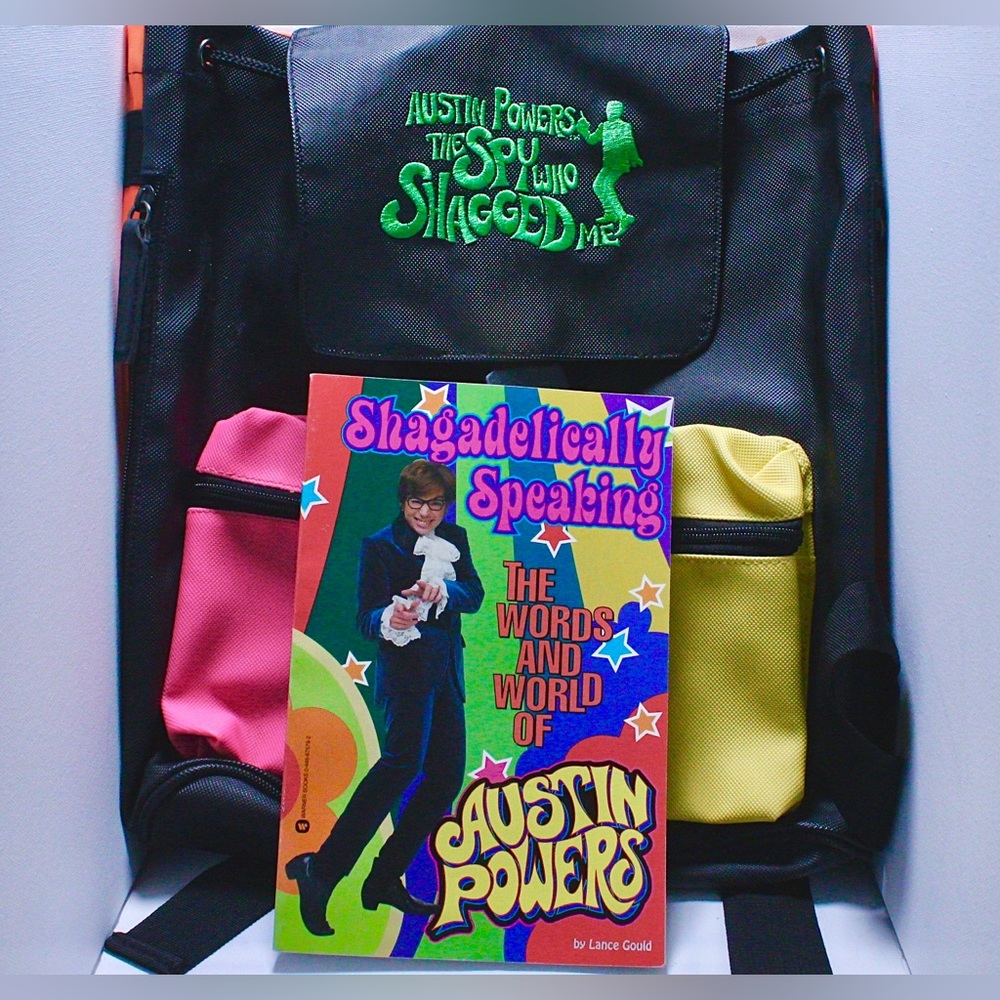 Austin Powers The Spy Who Shagged Me Back Pack and Book